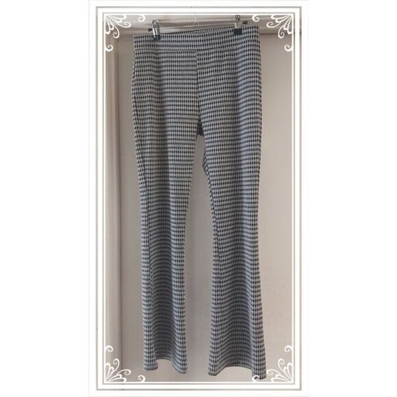 NWOT~Ambiance Classy Black & White Houndstooth Stretch Flare Leg Pants Sz L - Picture 1 of 3